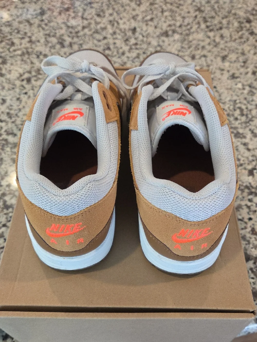 Nike Air Max 1 Ess Sneakers in British Tan Brown - Picture 2 of 6